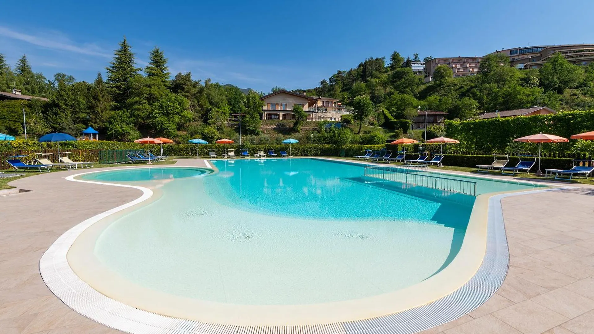 Hotel Pineta Campi トレモージネ