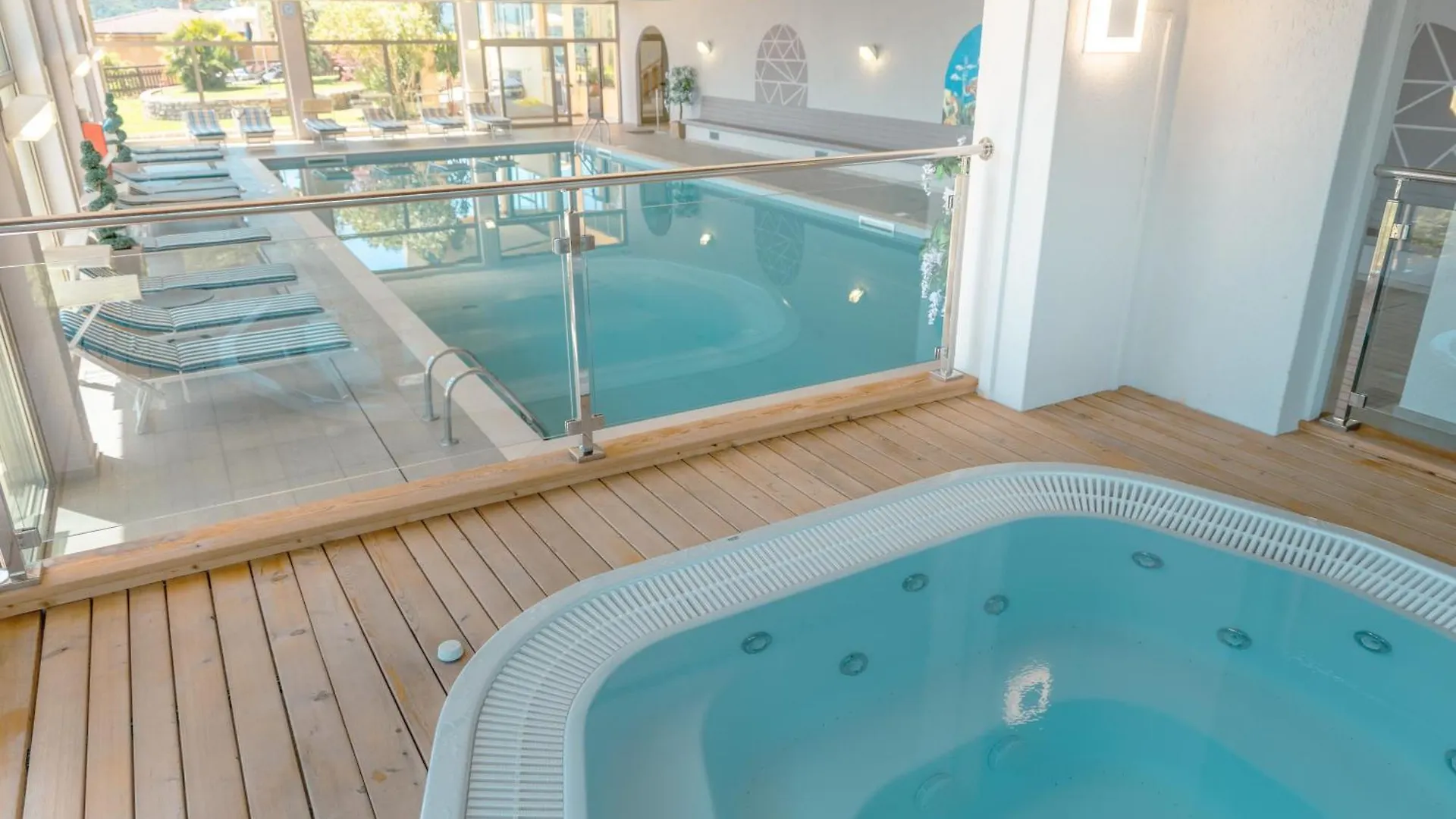 Hotel Pineta Campi Tremosine 4*,