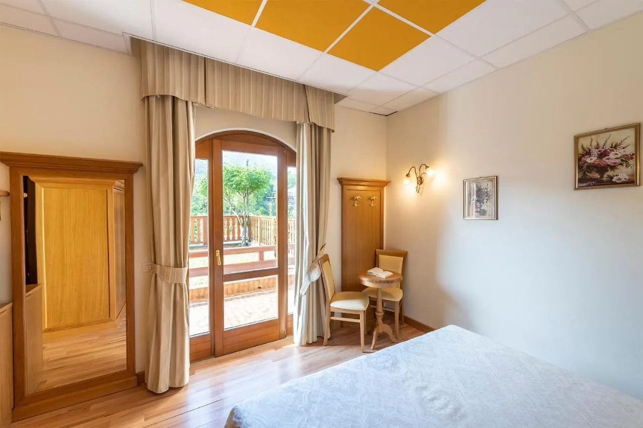 ****  Hotel Pineta Campi Tremosine Италия