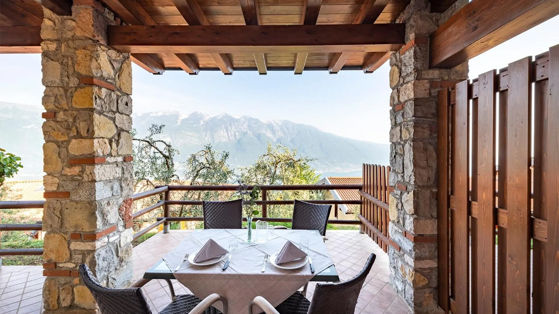 Hotel Pineta Campi Tremosine 4*,