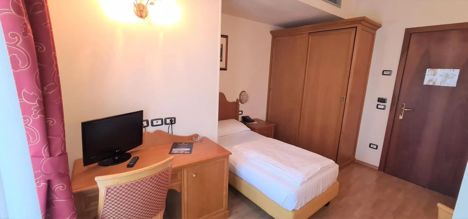 Hotel Pineta Campi Tremosine 4*,  Италия