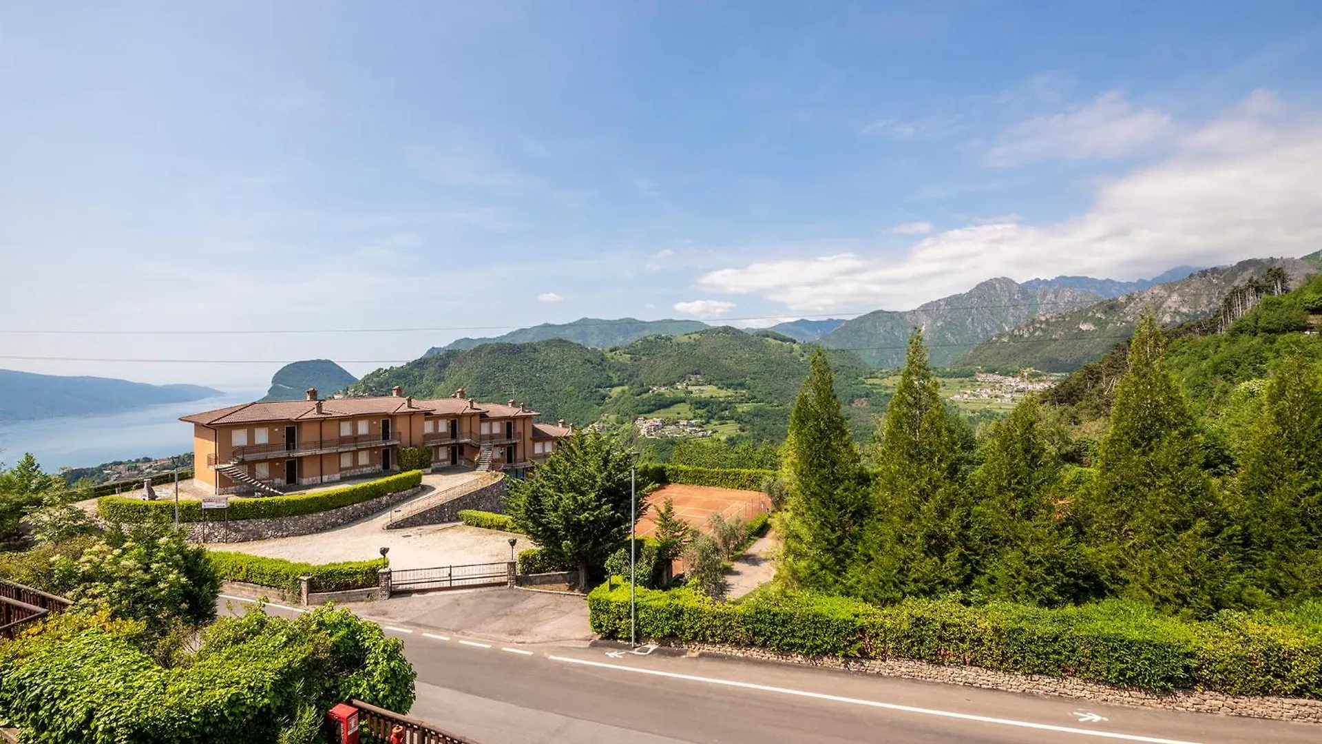 Hotel Pineta Campi Tremosine 4*,
