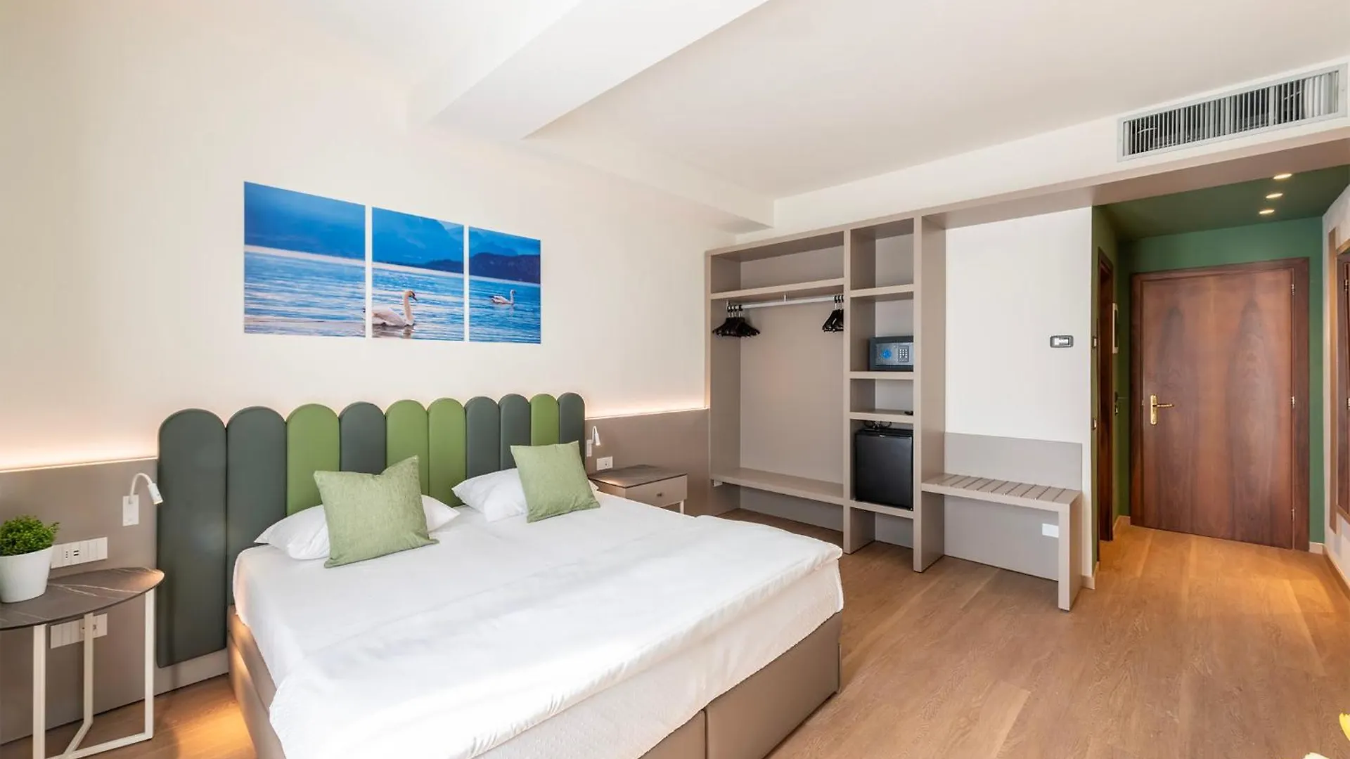 Hotel Pineta Campi Tremosine 4*,